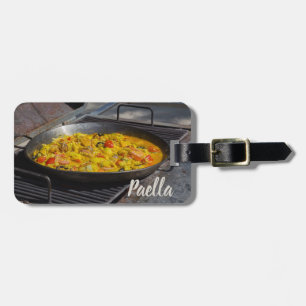 Paella wird auf einem Grillgeschenk für Koch gekoc Gepäckanhänger