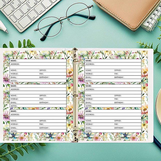 Page de carnet d'adresses à motif floral pastel (Créateur téléchargé)