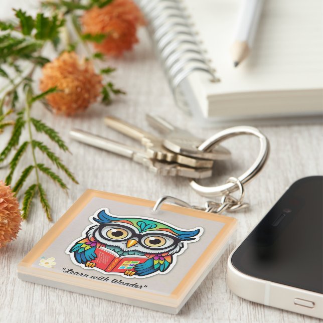 "Page Turner Owl" Schlüsselanhänger (Vorderseite rechts)