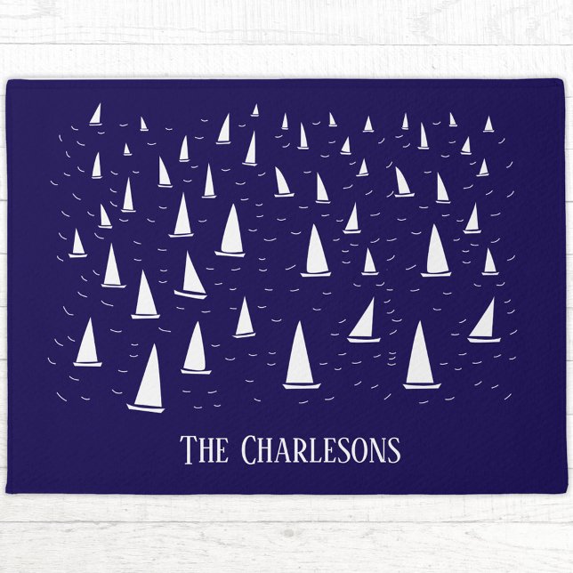 Paillasson Bateau à voile personnalisé Marine marine bleu (Personalized family name sailing boat yacht regatta navy blue doormat for boat, beach or lake house)