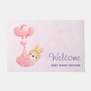 Paillasson Bébé mignon dans une couverture de coeur Bienvenue