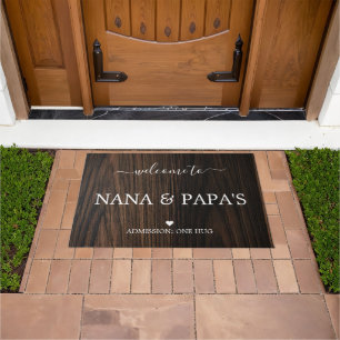 Paillasson Bienvenue à Nana & Papa's Wood House Doormat