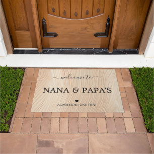 Paillasson Bienvenue à Nana & Papa's Wood House Doormat