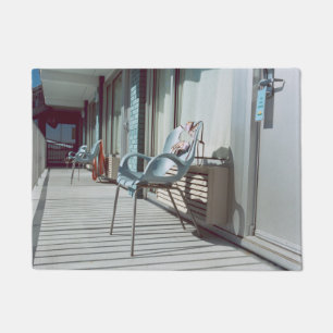 Paillasson Chaises en dehors des chambres d'hôtel de plage