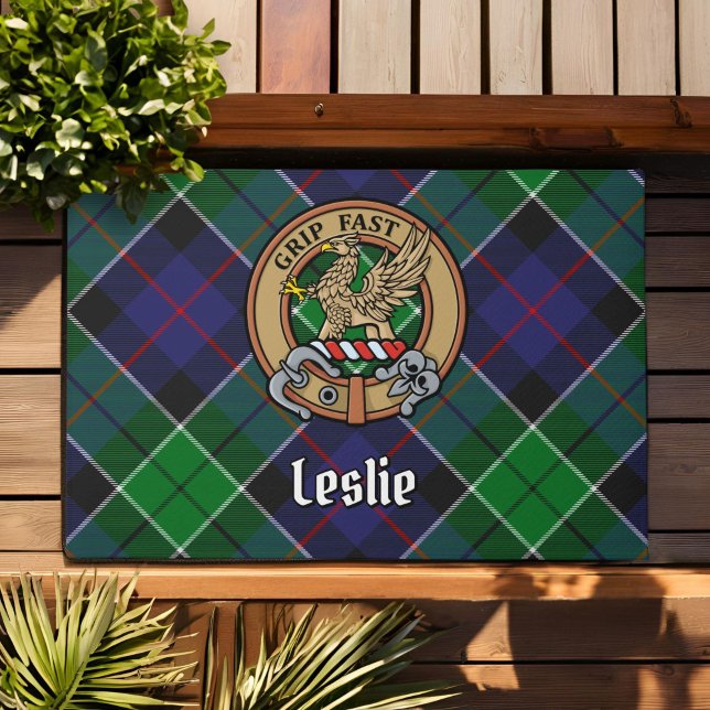 Paillasson Clan Leslie Crest sur la chasse Tartan (Créateur téléchargé)