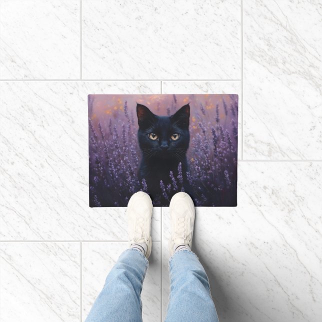 Paillasson Illustration d'un chat noir dans un champ de lavan (Intérieur)