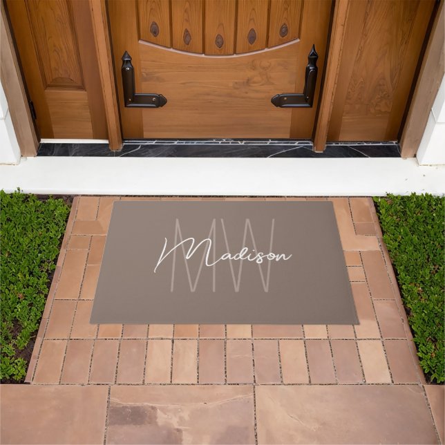 Paillasson Monogramme Moderne Nom Script Taupe (De plein air)