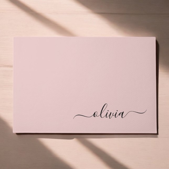 Paillasson Noir Blush rose moderne Script Girl Monogramme Nom (Créateur téléchargé)