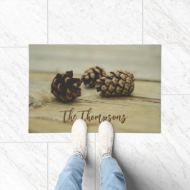Paillasson Pinecones Rustiques Sur Bois Avec Nom Personnalisé
