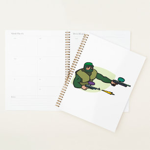 Paintball-Spieler mit Dual-Marker-Action-Sport Planer
