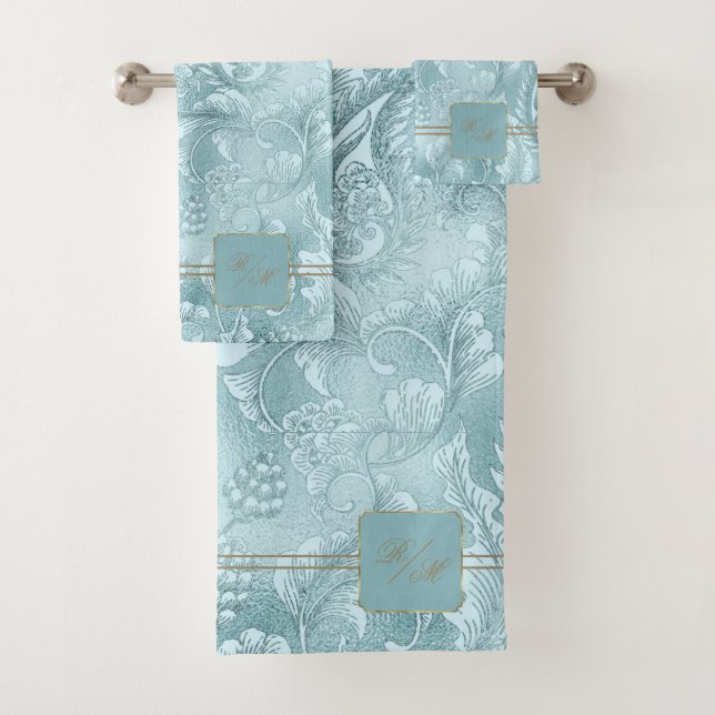 Paisley Garden FloraMonogram Cadet Blue/Gold ID750 Badhandtuch Set (Insitu)