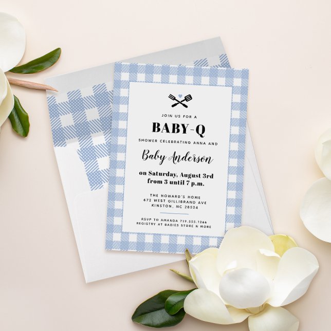 Pale Blue Gingham Kariert Baby Dusche GRILLEN Einladung (sweet baby blue gingham sets the tone for a BBQ baby shower)
