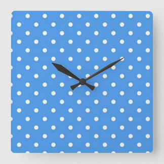 Pale Blue Polka Dot Art Quadratische Wanduhr