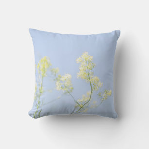 Pale Pastel Blue Sky Wilde Blume Meadow Kissen