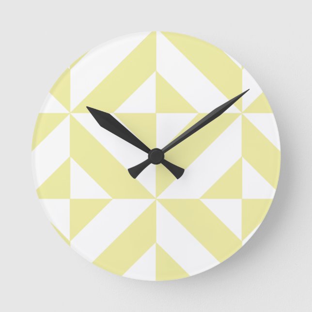 Pale Yellow Geometric Deco Cube Pattern Runde Wanduhr (Vorderseite)
