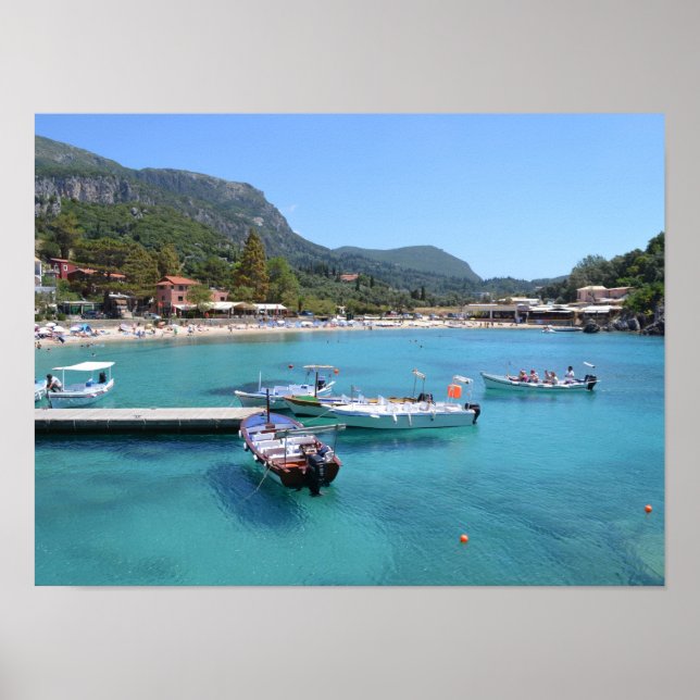 Paleokastritsa Beach, Korfu Poster (Vorne)