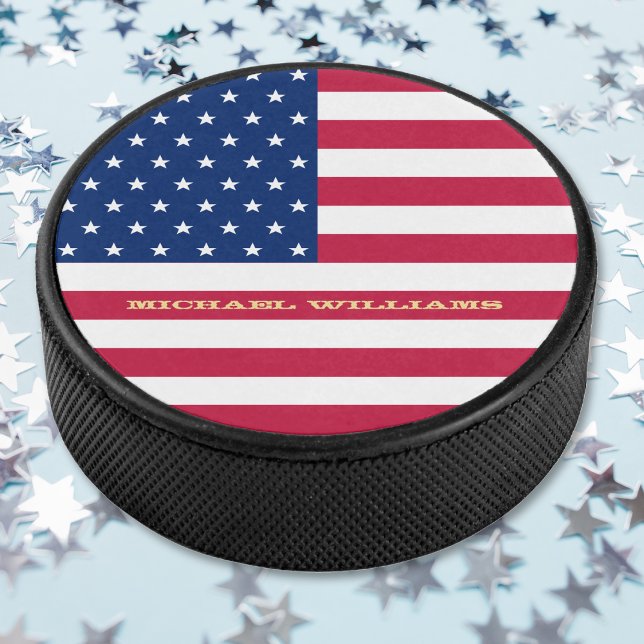 Palet De Hockey États-Unis Drapeau américain Nom monogramme Équipe (USA American Flag Monogrammed Name Patriotic Team Hockey Puck)
