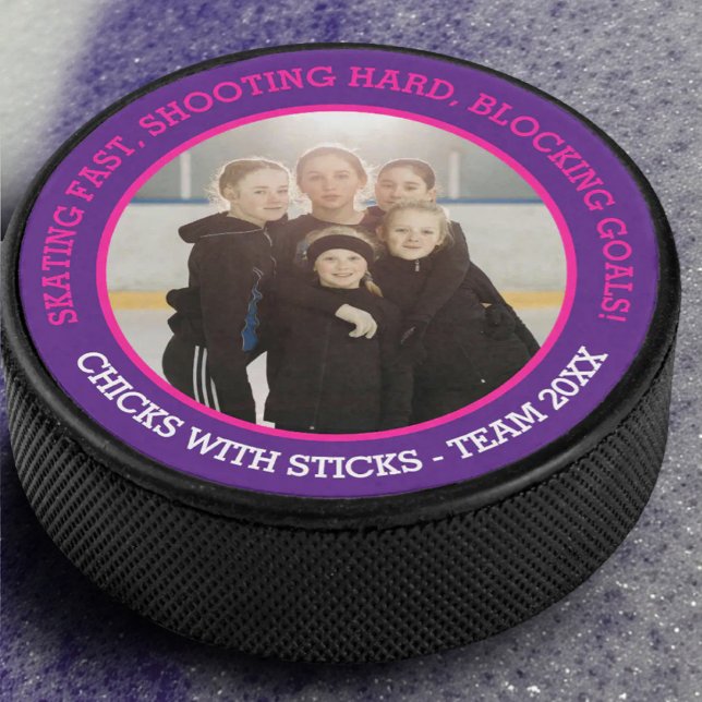 Palet De Hockey Photo de l'équipe de filles et slogan rose violet (Créateur téléchargé)