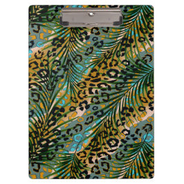 Palm Blätter auf einem leoparden Hintergrund. Serv Klemmbrett