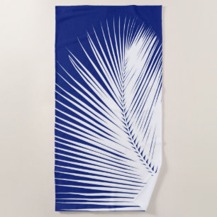 Palm Leaf Silhouette, Navy Blue und White Strandtuch