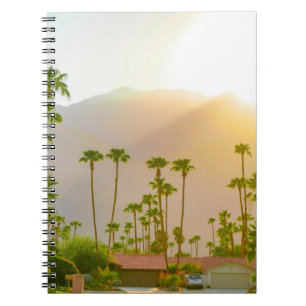 Palm Springs Sonnenuntergang Tag mit Bergen und Pa Notizblock