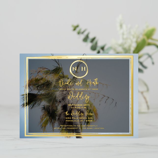 Palm Tree Tropical Elegantes Foto Hochzeit Gold Folieneinladung (Stehend vorne)