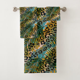 Palm verlasse auf einem Leopardenhintergrund. Badhandtuch Set