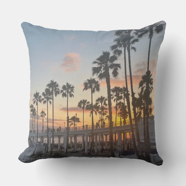 Palmen in der Nähe des Boardwalk - Oceanside Cali Kissen (Vorderseite)