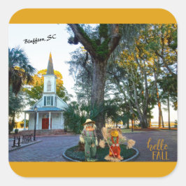 Palmetto Bluff Chapel Bluffton SC Fall Scarecrows Quadratischer Aufkleber