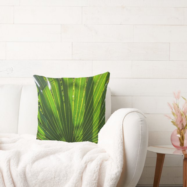 Palmetto Shadows on Palmetto Throw Kissen (Liege)