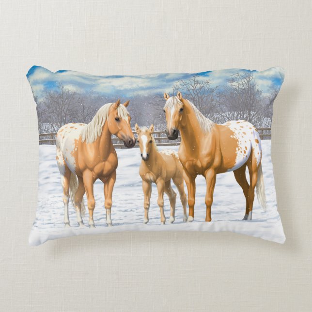 Palomino Appaloosa Pferde im Schnee Dekokissen (Vorderseite)
