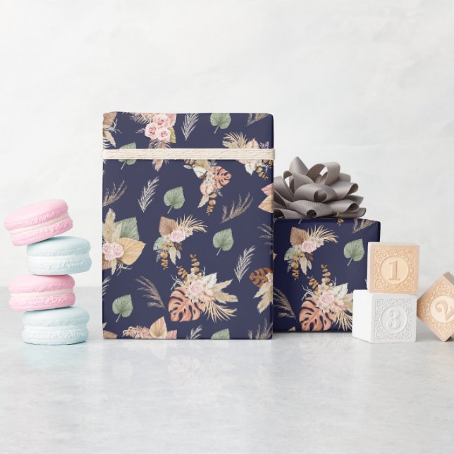 Pampas Grass & Blume auf Navy Blue Geschenkpapier (Babyparty)