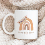 Pampas Grass Boho Rainbow Beste Mama je Kaffeetasse<br><div class="desc">Feiern Sie Mama mit dieser minimalistischen Tasse. Diese Tasse enthält einen einfachen Pampas Gras boho Regenbogen mit eigenem Text. Der Text kann durch einen beliebigen Text Ihrer Wahl ersetzt werden. Dieser personalisierte Schlamm wird ein großartiges Geschenk für Mütter Geburtstag,  Weihnachten oder Muttertag. #bestmomever #momgies</div>