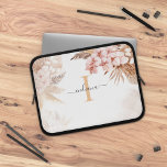 Pampas Grass Monogram Initial Name Script Laptopschutzhülle<br><div class="desc">Erstellen Sie einfach Ihren ganz eigenen, personalisierten Pampas Grass Terracotta Laptop Ärmel, indem Sie einfach auf den Button "Personalisieren" oben klicken. Verwenden Sie die Schaltfläche "Anpassen", um den Stil und die Platzierung des Texts weiter zu ordnen und zu formatieren. Kann leicht für andere besondere Veranstaltungen wie Jubiläen, Babydusche, Geburtstagsparty, neues...</div>