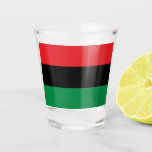 Pan African Flag & Unia Symbol / Sport Fan Schnapsglas<br><div class="desc">Shot Glass (Party): Pan African Flag Symbol - UNIA / Ein horizontales Triband von rot, schwarz und grün. Die panafrikanische Flagge - auch bekannt als afroamerikanische Flagge, schwarze Befreiungsflagge, UNIA-Flagge. Häufig verwendet mit Black Lives Matter Bewegung.</div>