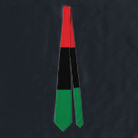 Pan African UNIA Flag Krawatte<br><div class="desc">Die panafrikanische Flagge - auch bekannt als UNIA-Fahne,  afroamerikanische Flagge,  Black Liberation Flag und verschiedene andere Namen - ist eine dreifarbige Flagge,  die aus drei gleichen horizontalen Streifen von (von oben nach unten) rot,  schwarz und grün besteht.</div>
