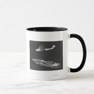 Pan American China Clipper fliegt über Tasse