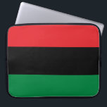 Panafrikanische Flagge Laptopschutzhülle<br><div class="desc">In diesem Design ist die panafrikanische Flagge (auch bekannt als Schwarze Befreiungsflagge, UNIA-Flagge oder afroamerikanische Flagge) zu sehen, eine dreiseitige Flagge, die aus drei horizontalen Streifen rot, schwarz und grün besteht. Die Vereinigung Universeller Neger Improvement Association und die Liga der Afrikanischen Gemeinschaften (UNIA-ACL) haben sie am 13. August 1920 offiziell...</div>
