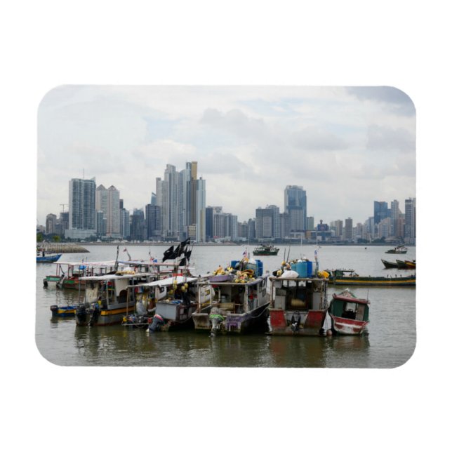 Panama City Skyline mit Fischerbooten Magnet (Horizontal)