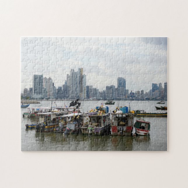 Panama-Stadt Skyline mit Fischerbooten (Horizontal)
