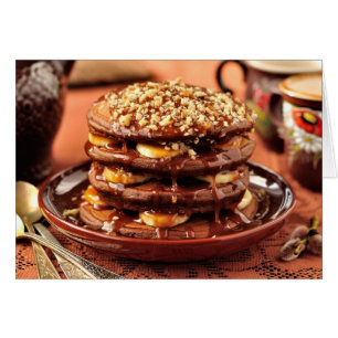 Pancakes au chocolat avec bananes et caramel