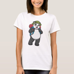 Panda als Hiker mit Rucksack T-Shirt