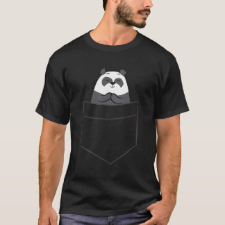 Panda-Bär in einem Pocket-Panda in der Tasche T-Shirt