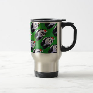 Panda Bear in Weihnachtsmannmütze auf Green Reisebecher