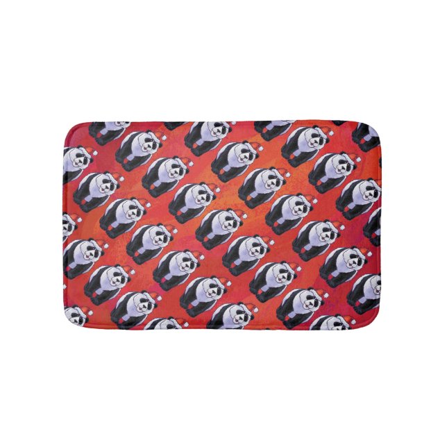 Panda Bear in Weihnachtsmannmütze auf Rot Badematte (Vorderseite)
