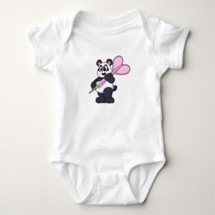 Panda bei Darts mit Dart Baby Strampler