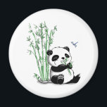 Panda Eating Bamboo Magnet<br><div class="desc">Behalt diesen Panda,  wenn du niedlich,  kuddley,  pandas nom noming auf einem Bambus. Dieses Bambus-fressende Geschöpf wird für jeden,  der es in den Augen hat,  eine Freude sein.</div>