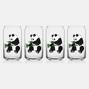 Panda géant mange du bambou
