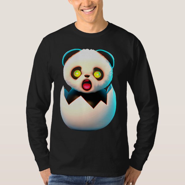 Panda hatches from egg T-Shirt (Vorderseite)