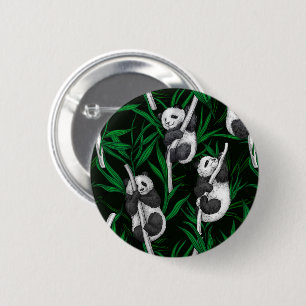 Panda-Junge auf dunkelgrün Button